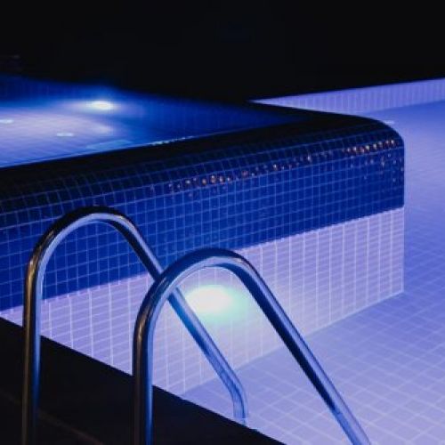 Material de iluminación para piscinas